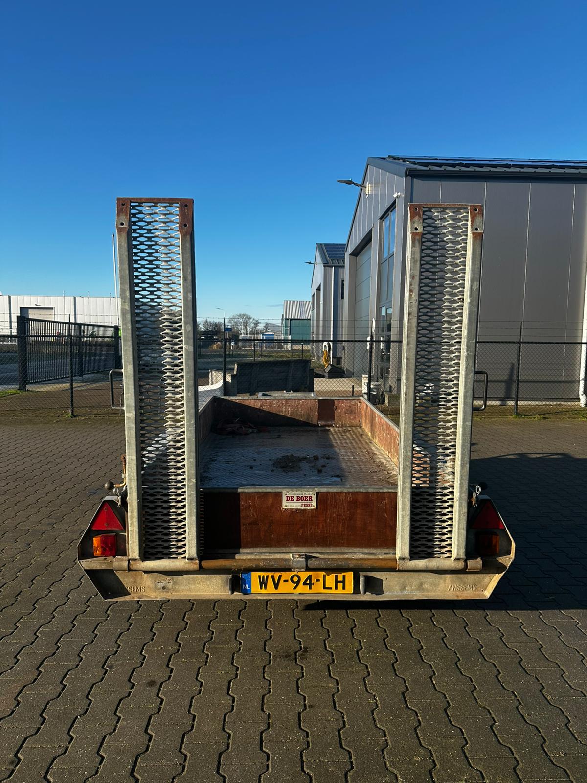 aanhanger met oprijplaten te huur zeeland